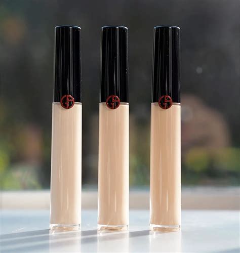 giorgio armani fabric concealer.